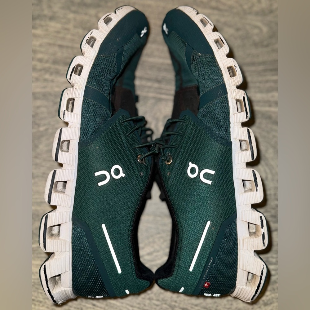 On Running Cloud 5 Sneakers in Obsidian/Evergreen - Picture 4 of 10
